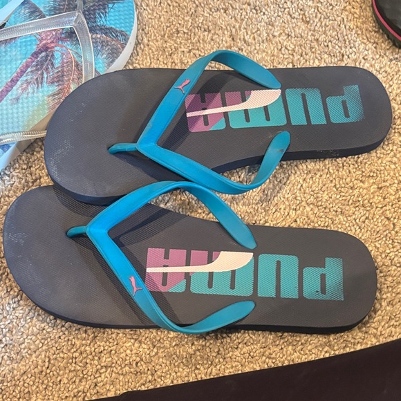Assorted Flip Flops Collection - Picture 3 of 16